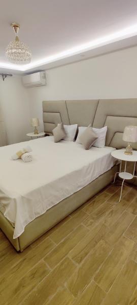 Un élégant duplex au coeur de Marrakech avec deux piscines et un espace vert